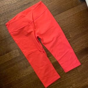 Fabletics Hot Coral crop tights size small
